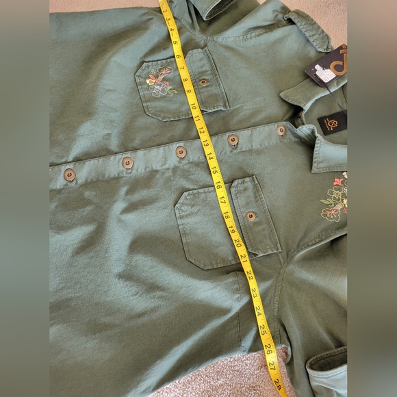 3/$30 Ladies Jacket - Picture 8 of 8